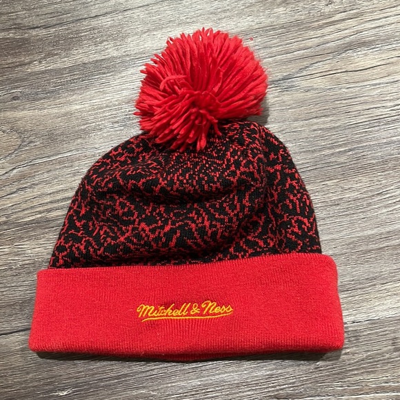 Miami Heat winter hat - Picture 2 of 3